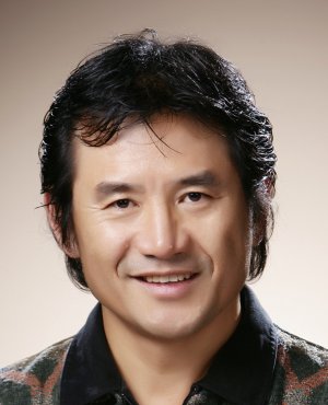 Hwang Woo Yun